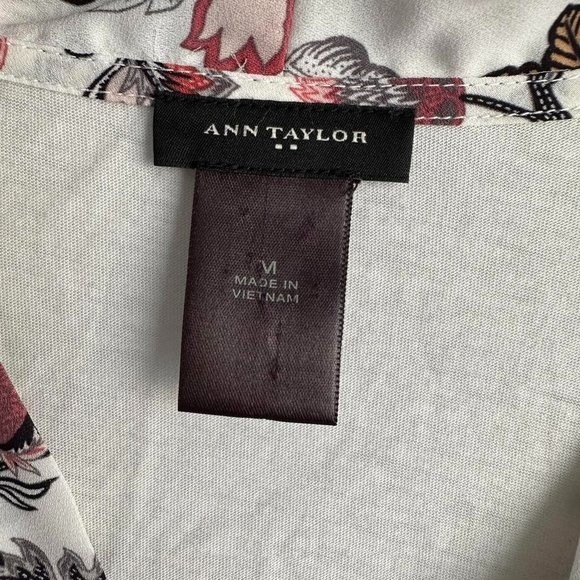 ANN TAYLOR Ivory Pink Floral Mixed Media Ladies Tie-Front Sleeveless Blouse, M - Picture 3 of 6